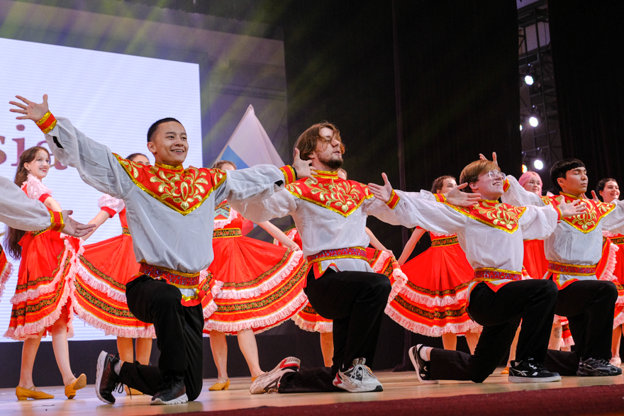 斯拉夫男生ending.jpg 斯拉夫男生ending.jpg