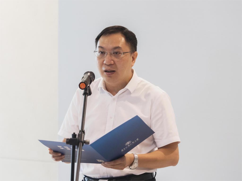 _AU_0704.jpg _AU_0704.jpg