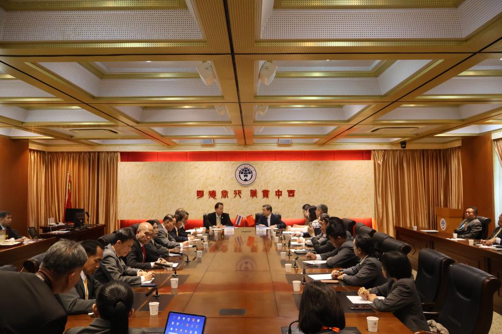 會談現場(對視).jpg 會談現場(對視).jpg